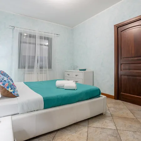 In Con Piscina Villa Palermo