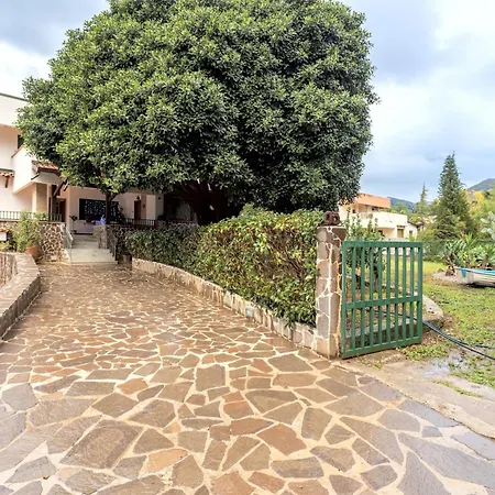 Villa In Con Piscina *