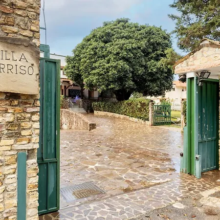In Con Piscina Villa