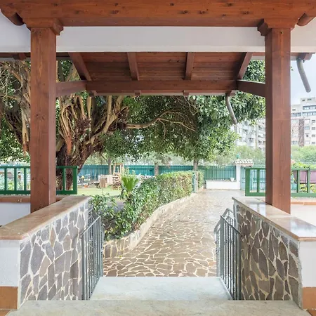 Villa In Con Piscina Palermo